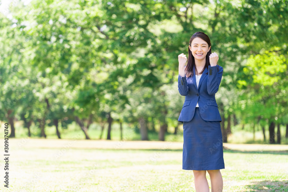 笑顔の女性 ビジネス 笑顔の女性 ビジネス