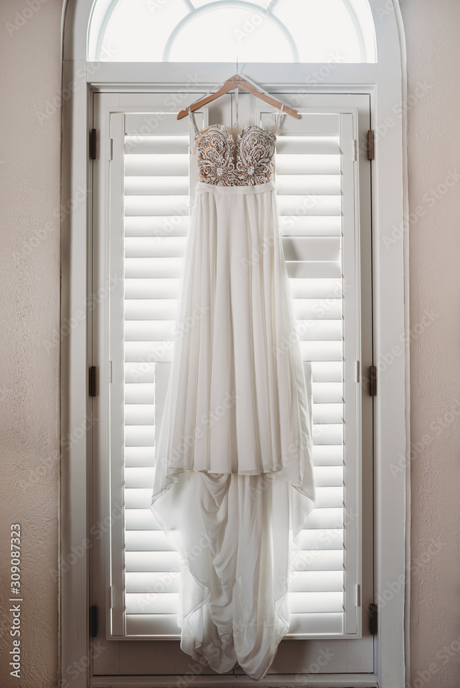 Fototapeta premium Dress shot on window