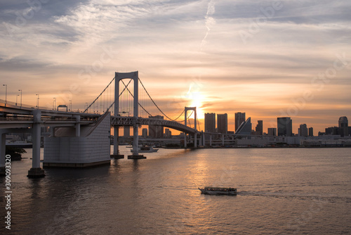 Rainbow Bridge and Tokyo skyline at sunset レインボーブリッジの夕景