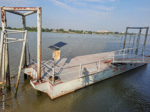 design with Floating steel pontoon raft