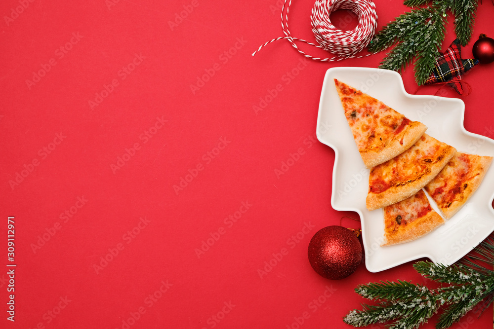 Foto de Pizza delivery for christmas concept. Edible christmas tree