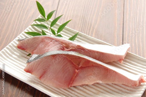 鰤の切り身　生魚　