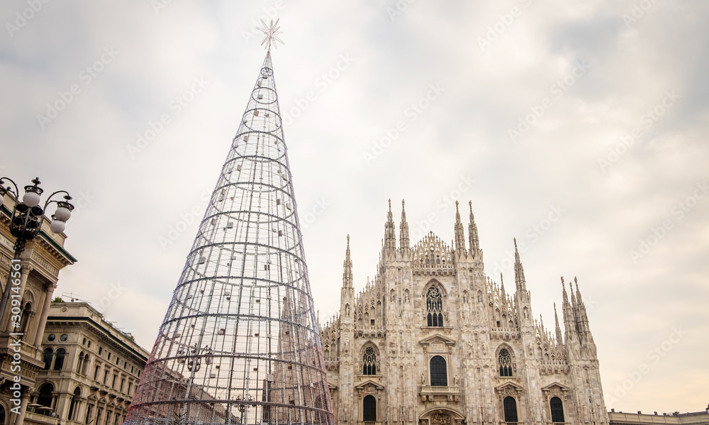 Christmas tree in Piazza del Duomo, Milan