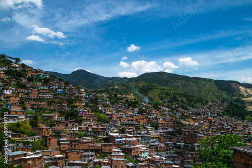 Vistas de la Comuna 13 en Medellín, Colombia