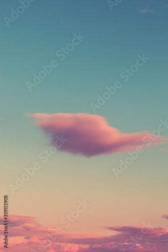 beautifuul pink cloud on sky background image