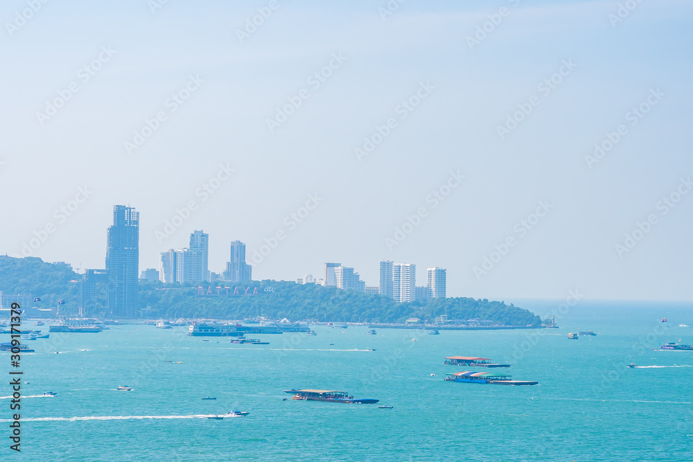 Fototapeta premium Beautiful outdoor landscape and seascape with sea ocean bay in Pattaya city