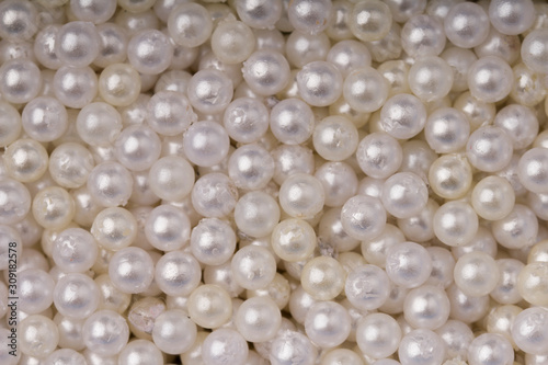 pearl-like plastic beads