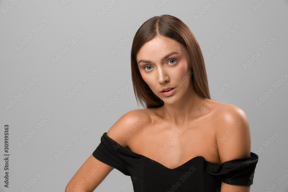Naklejka premium Portrait of young beautiful woman.