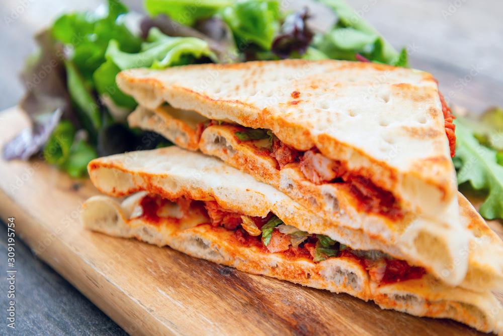 roasted chicken tandoori sauce sandwich