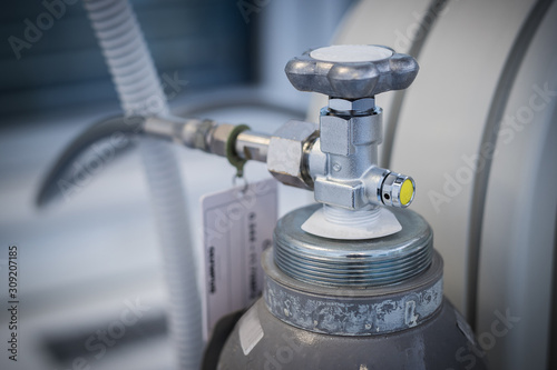 Canvastavla Safety valve of a medical gas and gas container or tank in a hospital