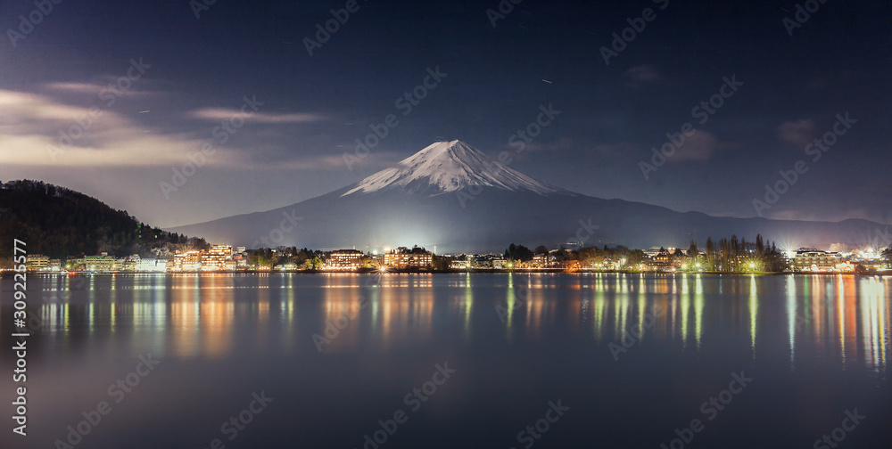 夜景の富士山