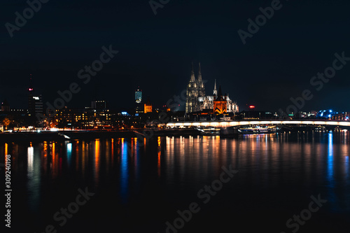 Kölner Dom - Nachts © Carsten