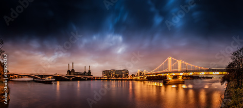 Photography London Battersea power stations knight time