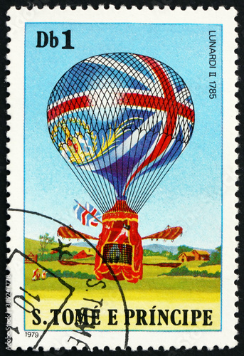 Postage stamp Sao Tome and Principe 1979 Balloon Lunardi II, 178