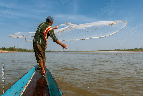 Foto Fresh water artisanal fishing