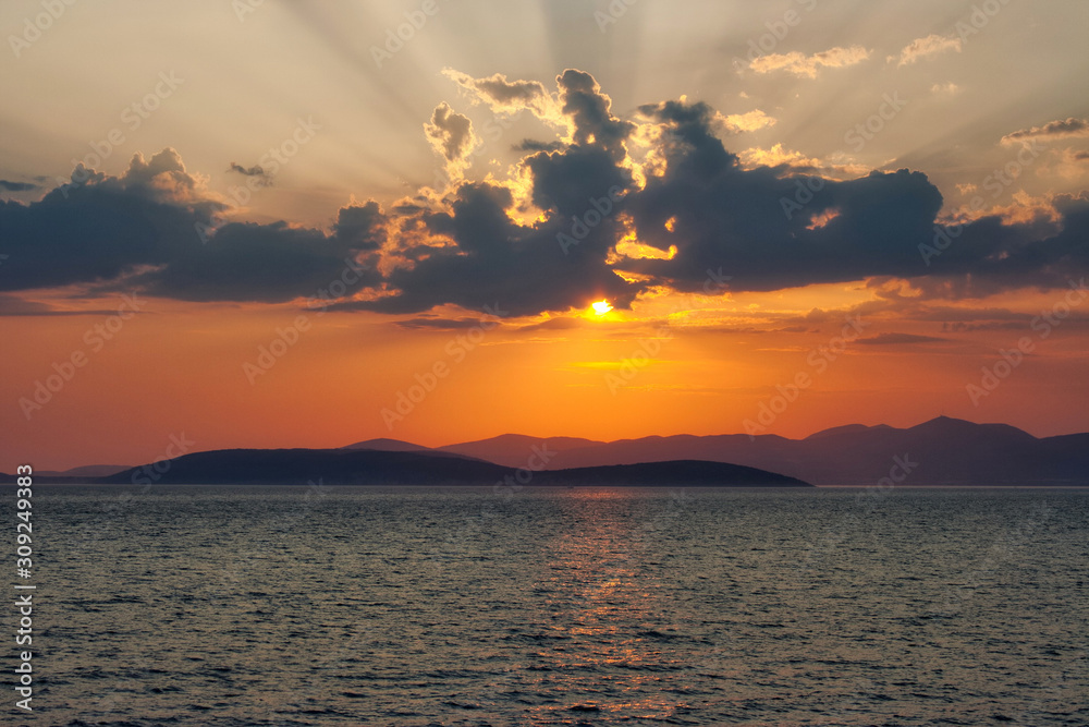 Naklejka premium sunset over the sea