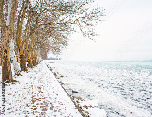 Nice winter scene at lake B...