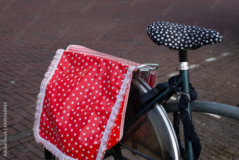 Dutch bike seat top