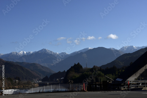 大桑村 あてら橋からの木曽山脈