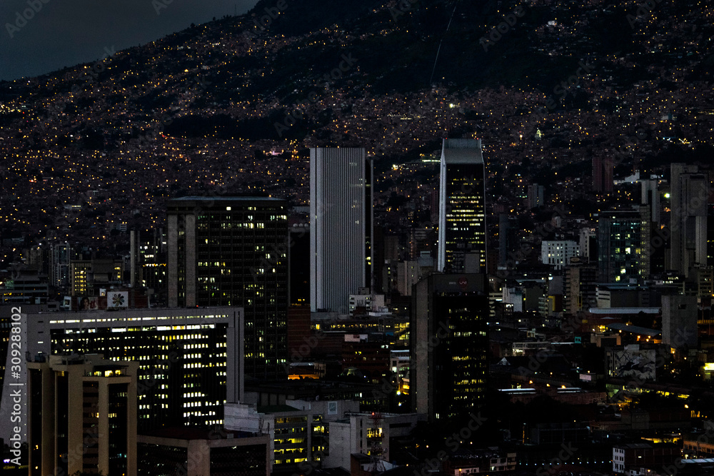 Obraz premium Medellín nocturno
