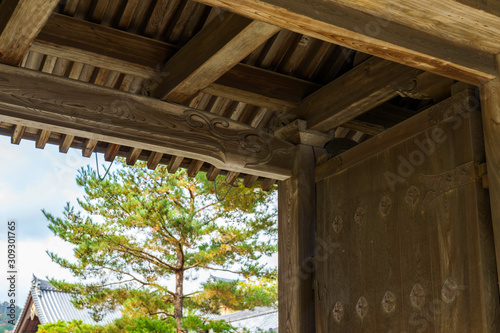 寺の門