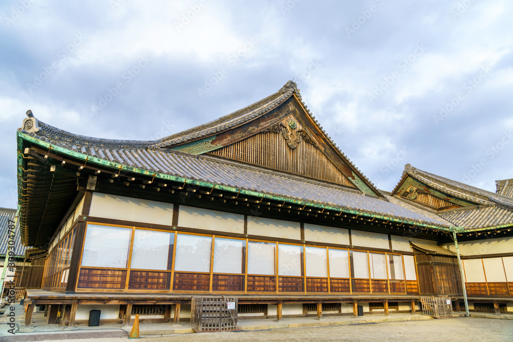 寺の壁面