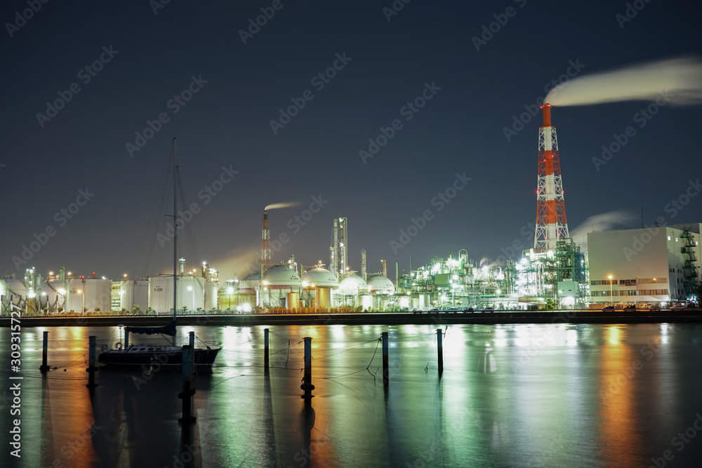 Fototapeta premium Factory night view in Japan