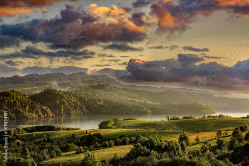 Pieniny-góry na południu Polski © Janusz Lipiński