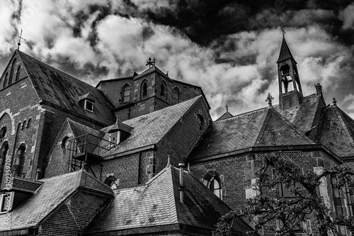 Nachts an der Kirche