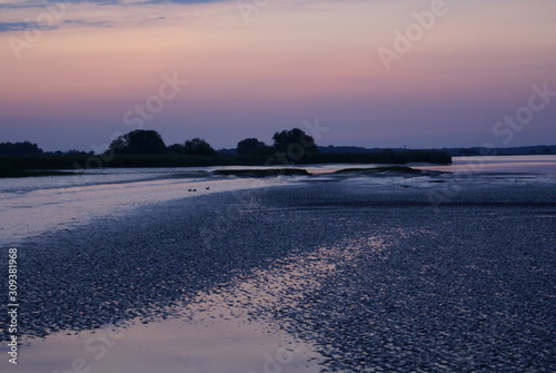 Abendstimmung auf der Elbe photo