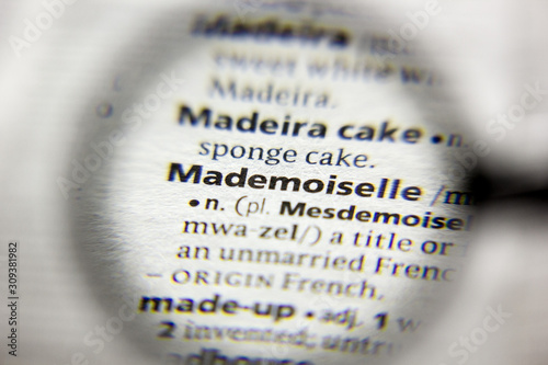 Foto The word or phrase Mademoiselle in a dictionary.