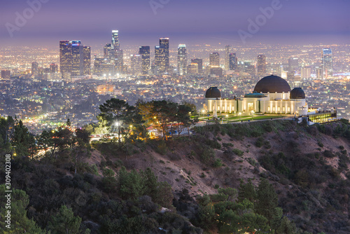 Fototapeta Los Angeles, California, USA downtown skyline from Griffith Park