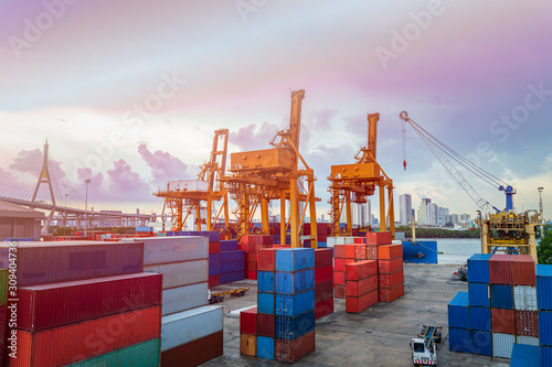 Container loading in cargo ships and Industrial operators that have purchased a large number of goods are popularly using the container ship service, will have a large crane to lift cargo.
