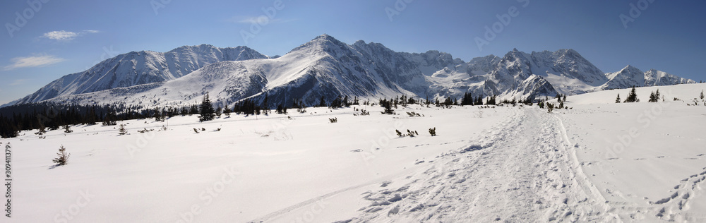 Panoramy Tatry Zima - Dolina Gąsienicowa - Królowa Rówień widok na Świnicę, Kościelec, Kozi WIerch, Granaty, Koszystą