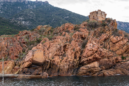 Obraz na plátně Calanche de Piana, en Corse sous un ciel de plomb