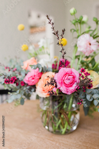 Wallpaper Mural Bright and Vibrant Floral Arrangement in Modern Contemporary Room Torontodigital.ca