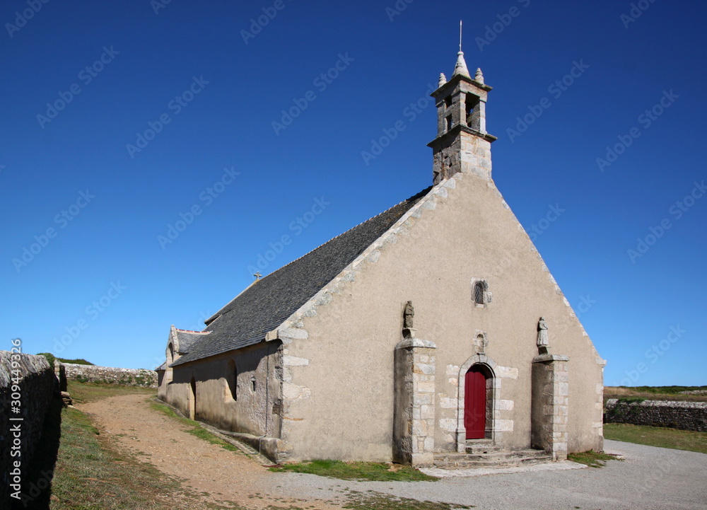 Fototapeta premium Gothic chapel of Saint-They in Cléden-Cap-Sizun with its churchyard, Brittany in France