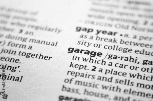 Word or phrase Garage in a dictionary.