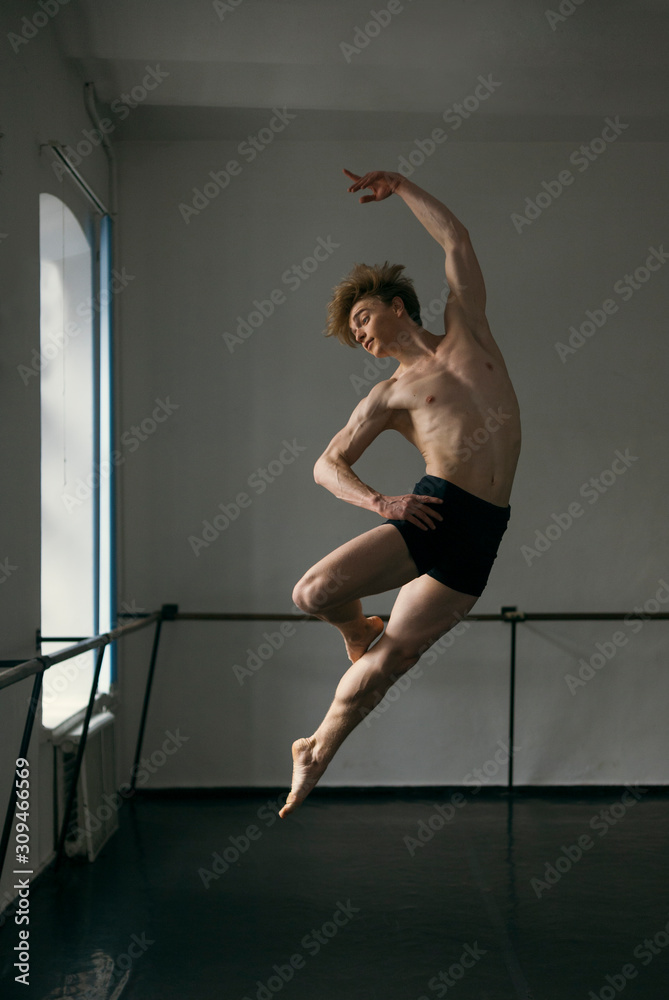 the choreographer guy jumped and did an artistic pose in the air the choreographer guy jumped and did an artistic pose in the air