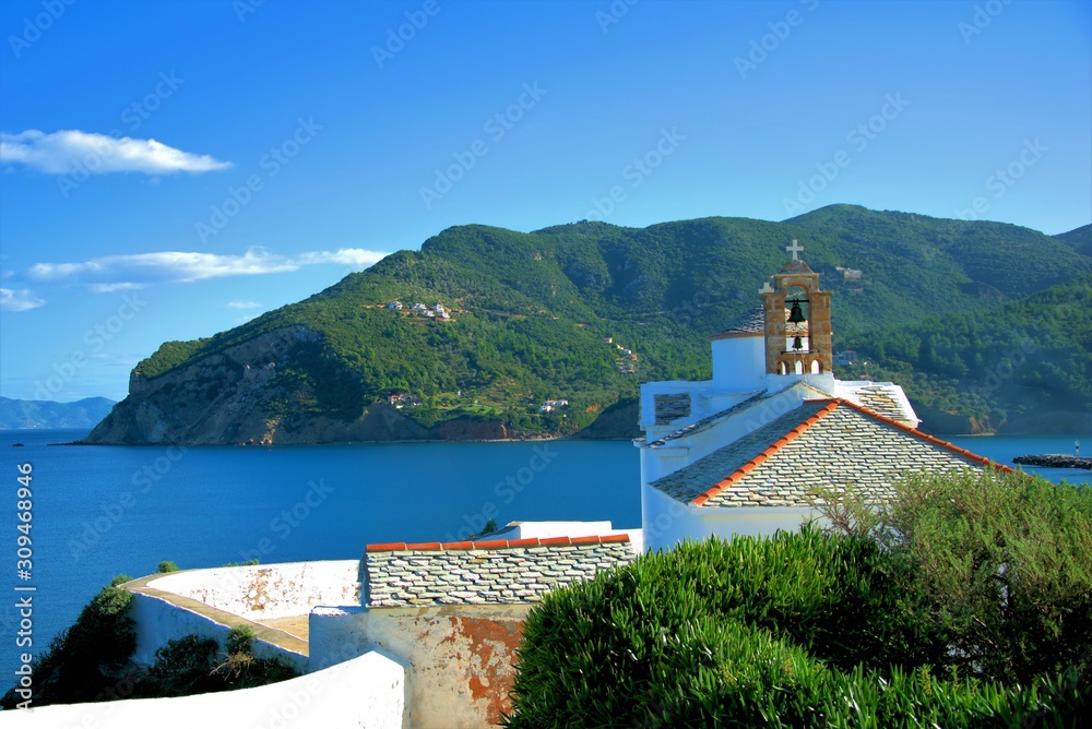 Fototapeta premium church on the island Skopelos Greece