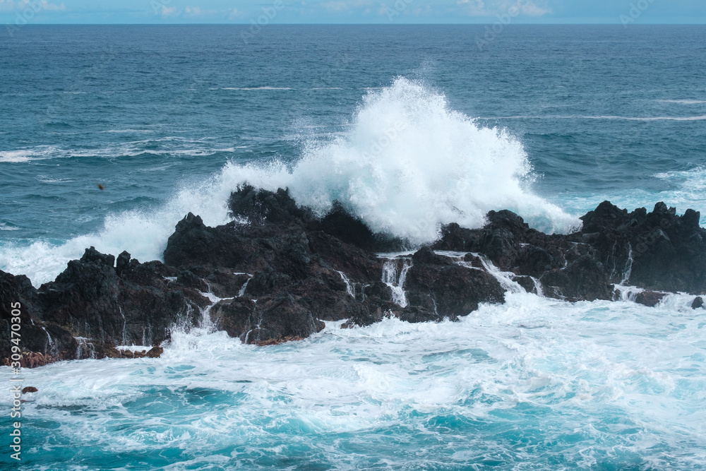 waves crashing on rocks waves crashing on rocks