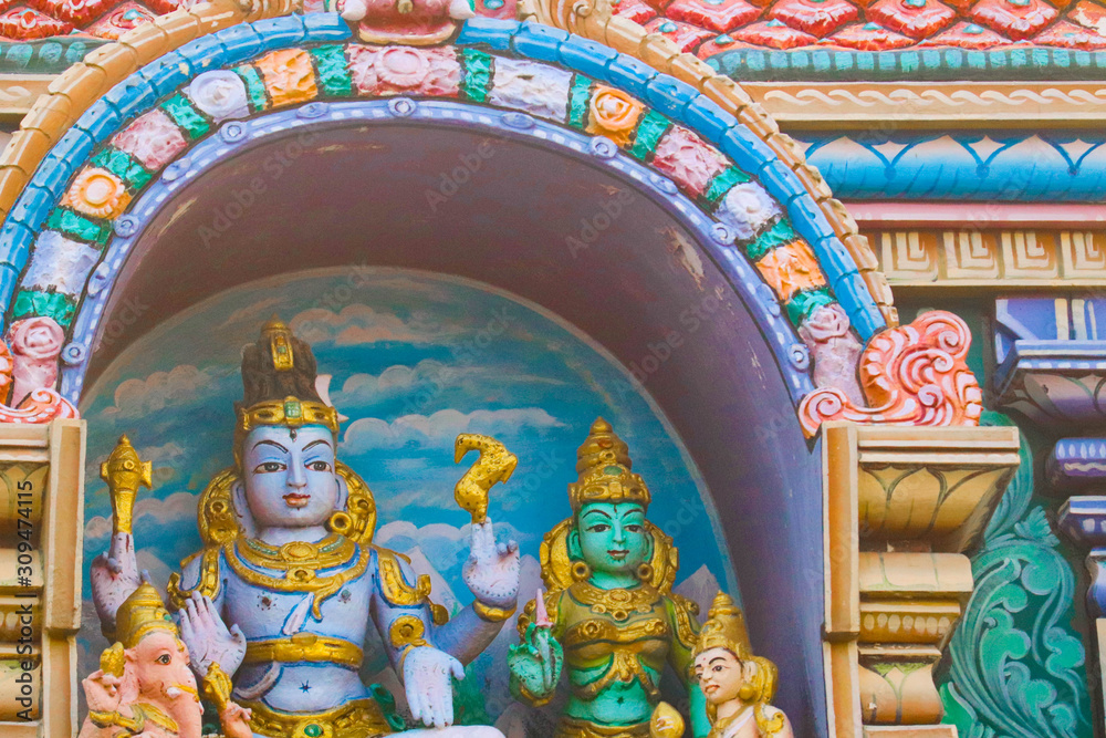 Colorful Statue Of Hindu God Lord Idol Shiva Family Maa Parvati And Sons Ganesha And Kartik Senthil