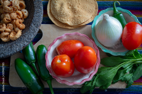 Ingredientes para salsa picante mexicana típica
