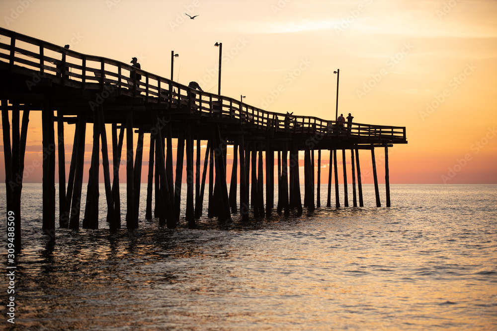 Fototapeta premium pier at sunrise