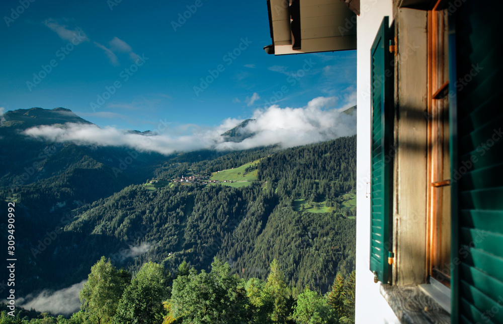 Ταπετσαρία beautiful morning in the Swiss Alps near Castiel