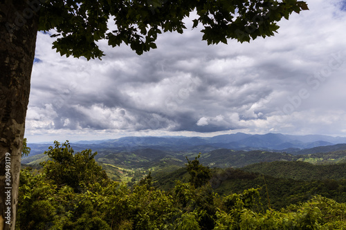 Paisagem mostrando natureza preservada na região da Serra da Mantiqueira entre São Paulo e Sul de Minas Gerais. Brasil. 