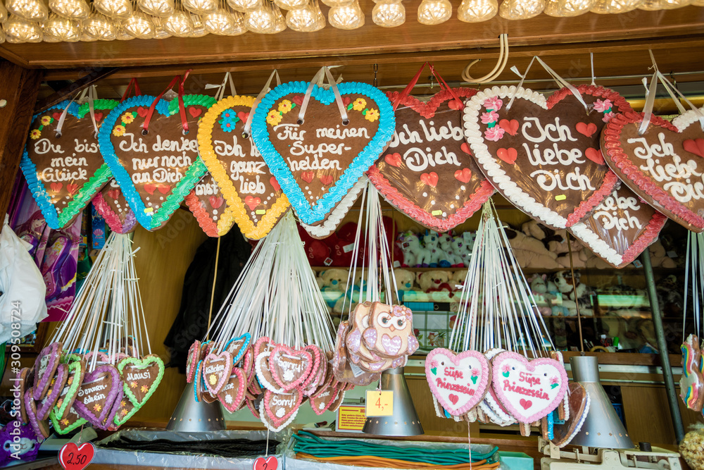 Naklejka premium Traditional Gingerbread heart cookie in Germany
