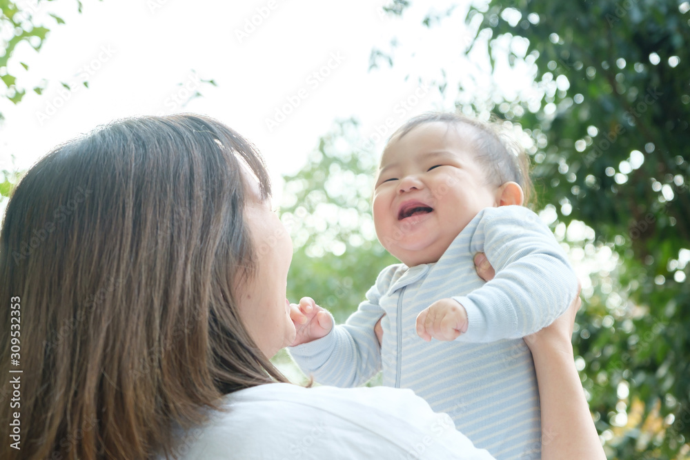 赤ちゃんとお母さん 赤ちゃんとお母さん