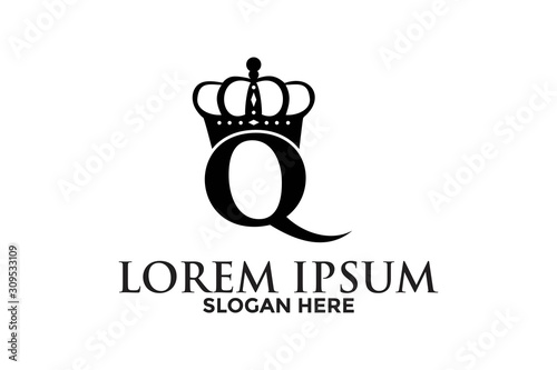 Letter Q with Crown logo, Q logo icon , Q logo Template vector Illustration