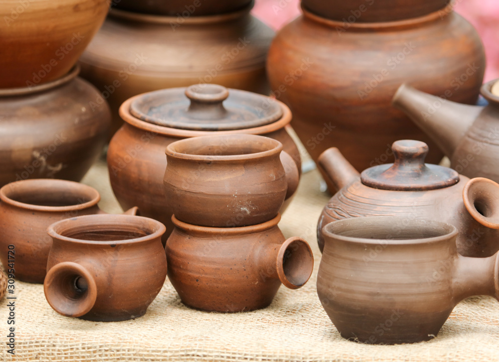 Pottery on the counter in the market Pottery on the counter in the market